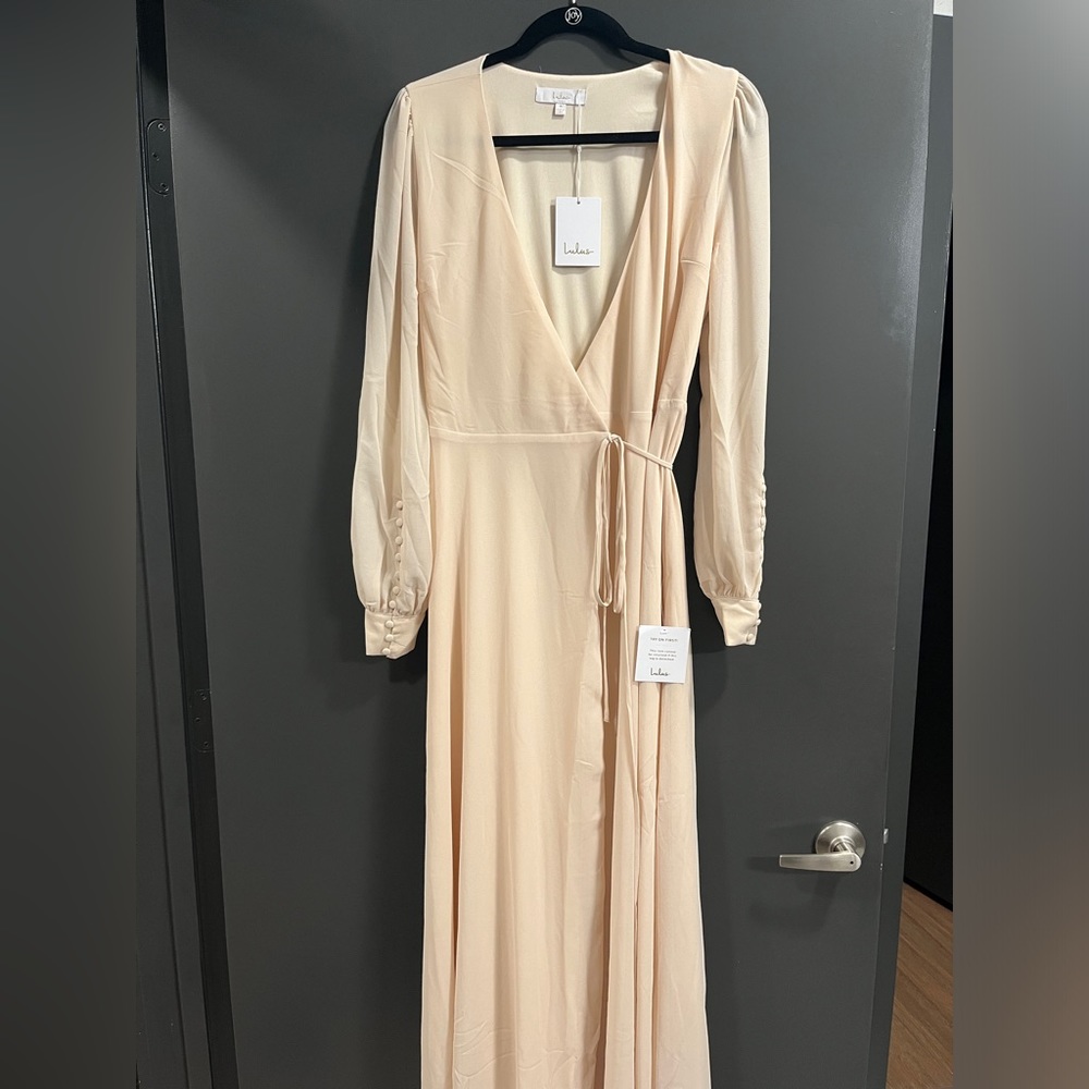 Lulus cream long sleeve maxi dress brand new with tags